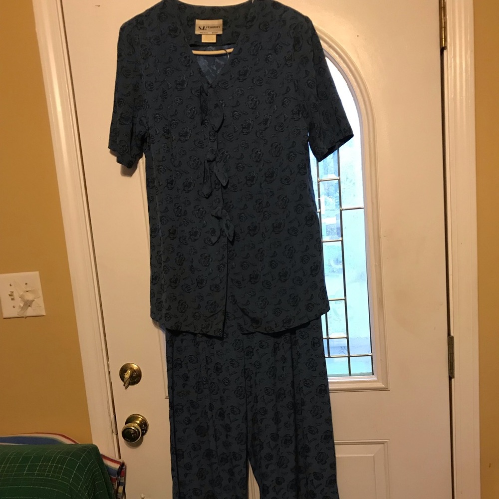 S.L. Fashions Ladies 2Piece Pants Suit